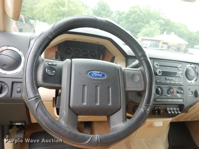 image for item HS9590 2010 Ford F350 Super Duty  SuperCrew bale bed pickup truck