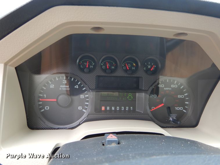 image for item HS9590 2010 Ford F350 Super Duty  SuperCrew bale bed pickup truck