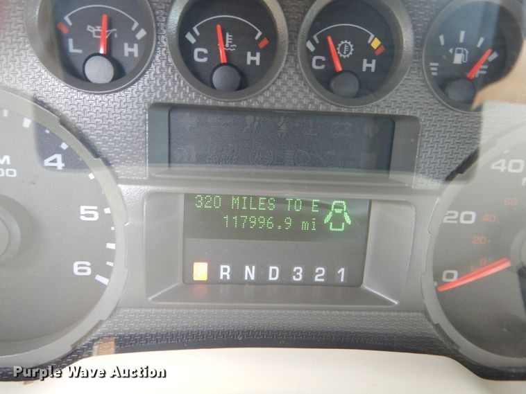 image for item HS9590 2010 Ford F350 Super Duty  SuperCrew bale bed pickup truck