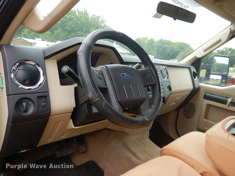 image for item HS9590 2010 Ford F350 Super Duty  SuperCrew bale bed pickup truck