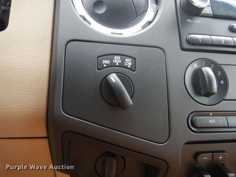 image for item HS9590 2010 Ford F350 Super Duty  SuperCrew bale bed pickup truck