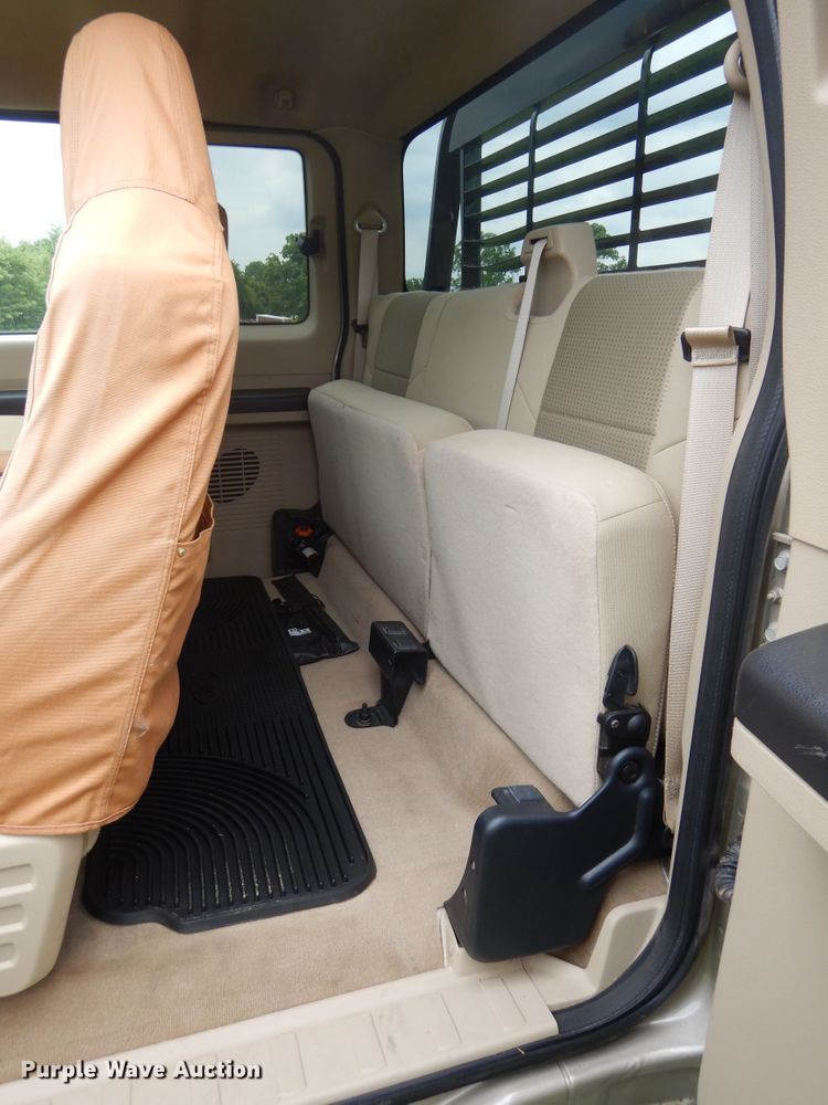 image for item HS9590 2010 Ford F350 Super Duty  SuperCrew bale bed pickup truck