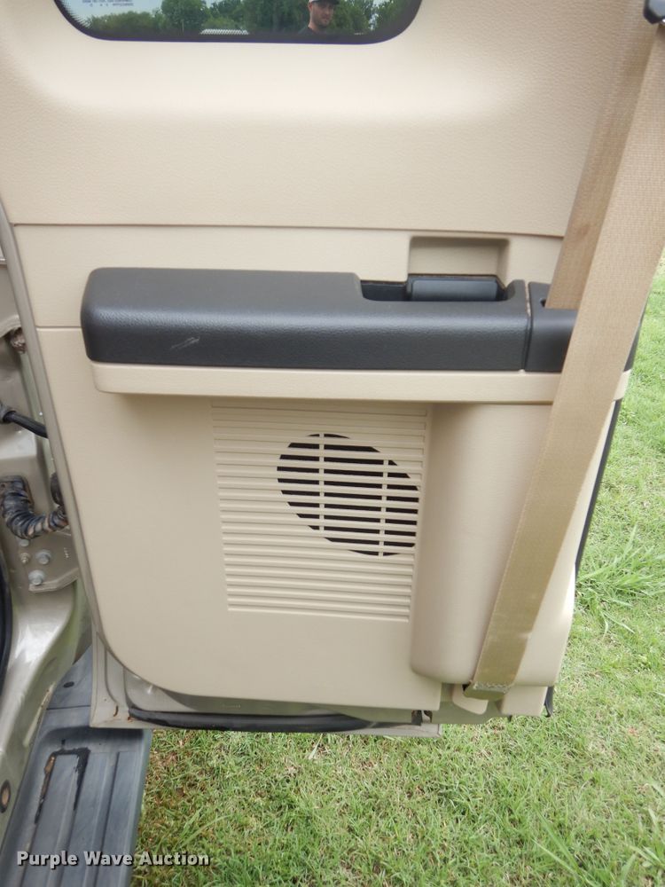 image for item HS9590 2010 Ford F350 Super Duty  SuperCrew bale bed pickup truck