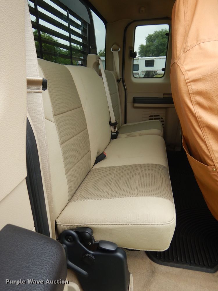 image for item HS9590 2010 Ford F350 Super Duty  SuperCrew bale bed pickup truck