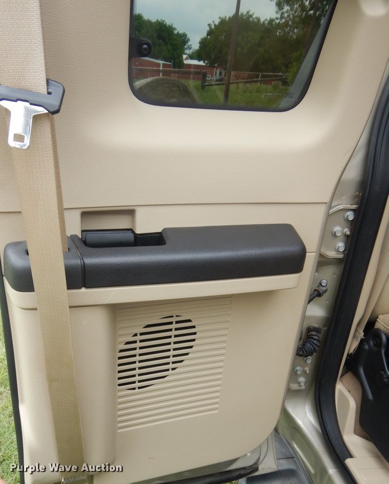 image for item HS9590 2010 Ford F350 Super Duty  SuperCrew bale bed pickup truck