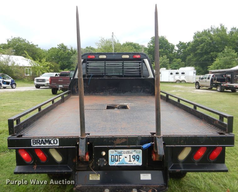 image for item HS9590 2010 Ford F350 Super Duty  SuperCrew bale bed pickup truck