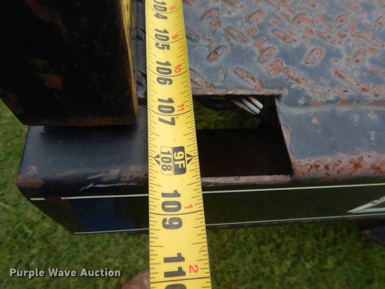 image for item HS9590 2010 Ford F350 Super Duty  SuperCrew bale bed pickup truck