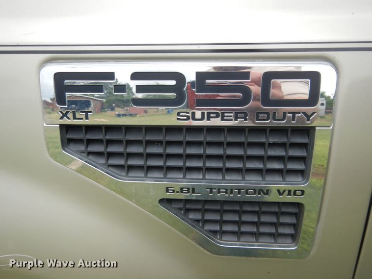 image for item HS9590 2010 Ford F350 Super Duty  SuperCrew bale bed pickup truck