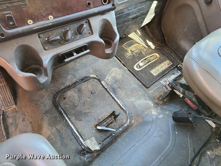 image for item K5812 2006 Freightliner Business Class M2 side curtain box truck