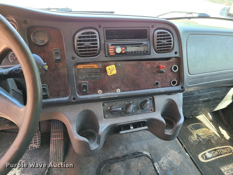 image for item K5812 2006 Freightliner Business Class M2 side curtain box truck