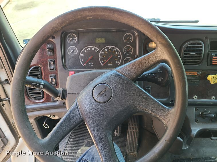 image for item K5812 2006 Freightliner Business Class M2 side curtain box truck