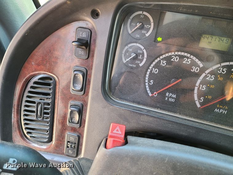 image for item K5812 2006 Freightliner Business Class M2 side curtain box truck