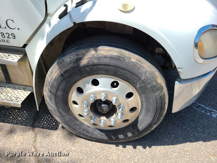 image for item K5812 2006 Freightliner Business Class M2 side curtain box truck