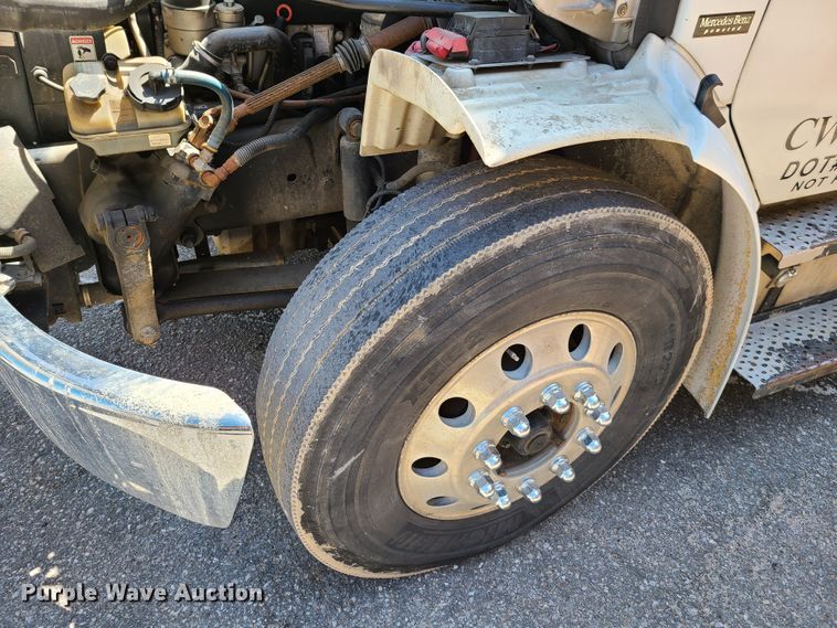 image for item K5812 2006 Freightliner Business Class M2 side curtain box truck