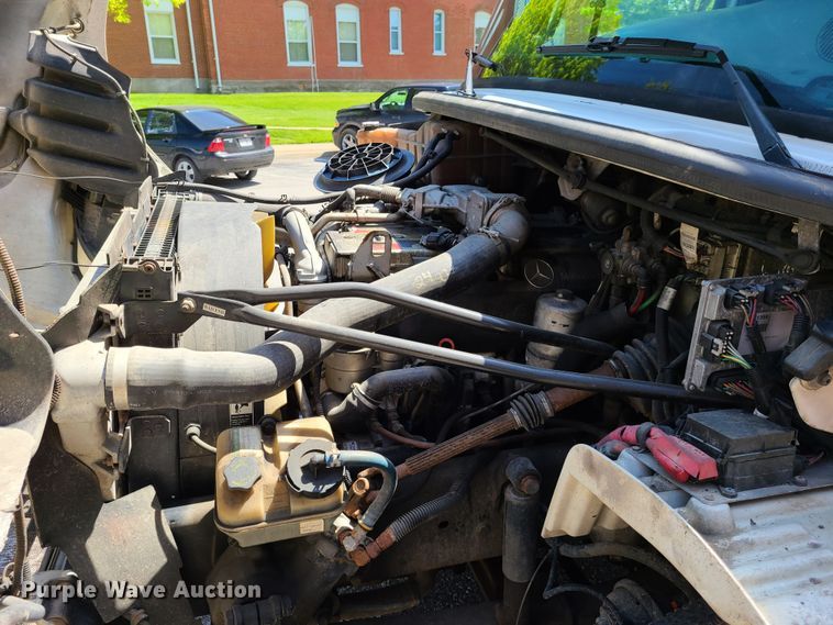 image for item K5812 2006 Freightliner Business Class M2 side curtain box truck