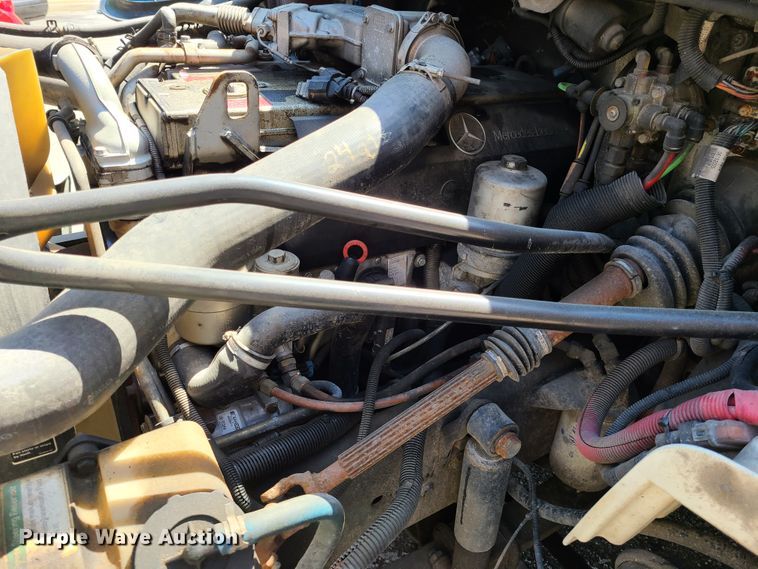 image for item K5812 2006 Freightliner Business Class M2 side curtain box truck