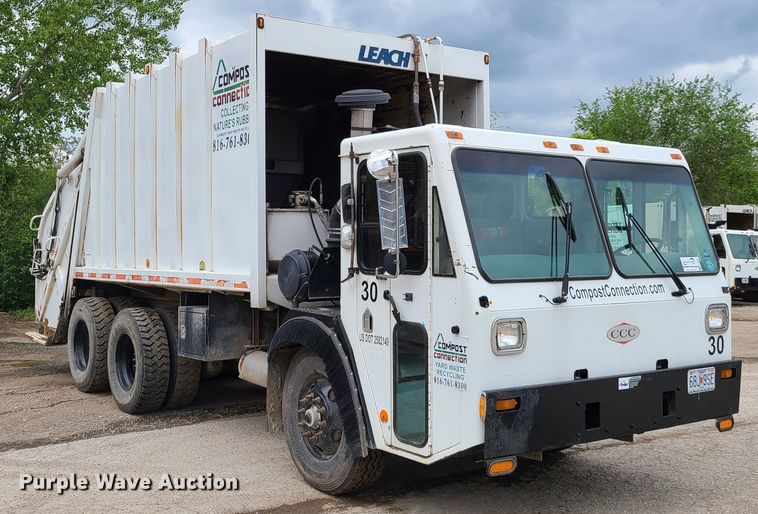 image for item K5855 2002 Crane Carrier  refuse truck