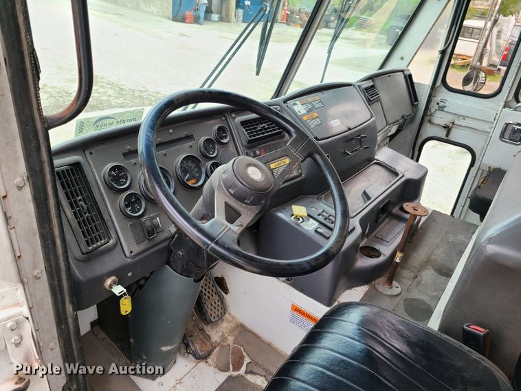 image for item K5855 2002 Crane Carrier  refuse truck