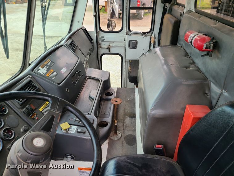 image for item K5855 2002 Crane Carrier  refuse truck