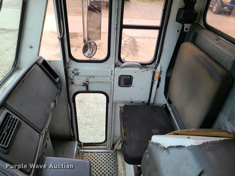 image for item K5855 2002 Crane Carrier  refuse truck