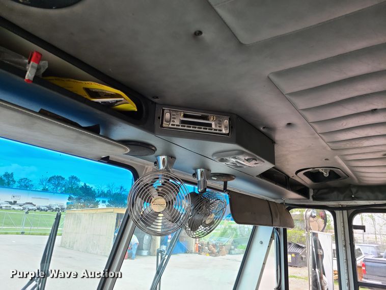 image for item K5855 2002 Crane Carrier  refuse truck