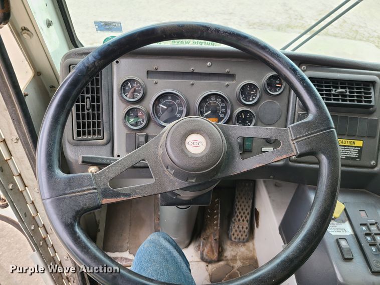 image for item K5855 2002 Crane Carrier  refuse truck