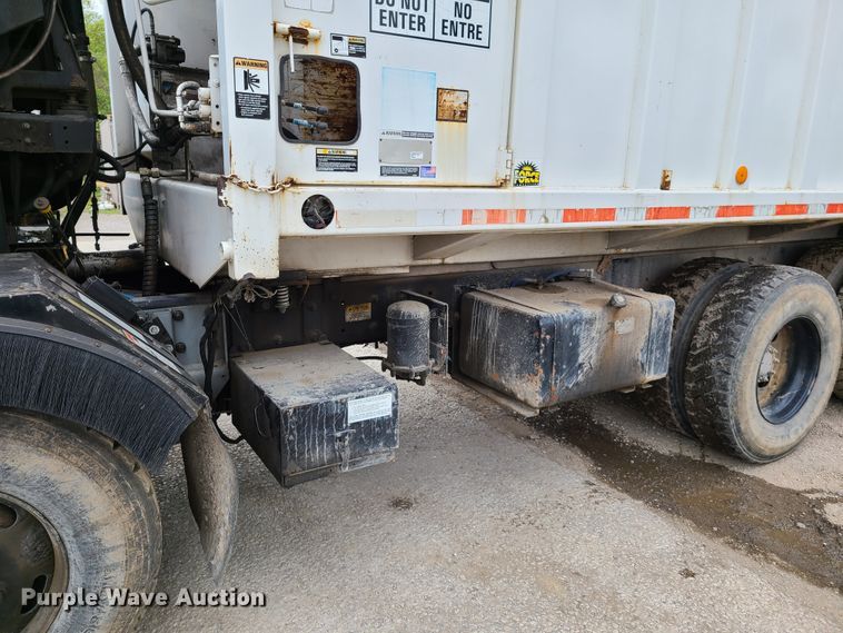 image for item K5855 2002 Crane Carrier  refuse truck