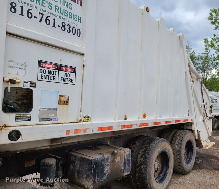 image for item K5855 2002 Crane Carrier  refuse truck