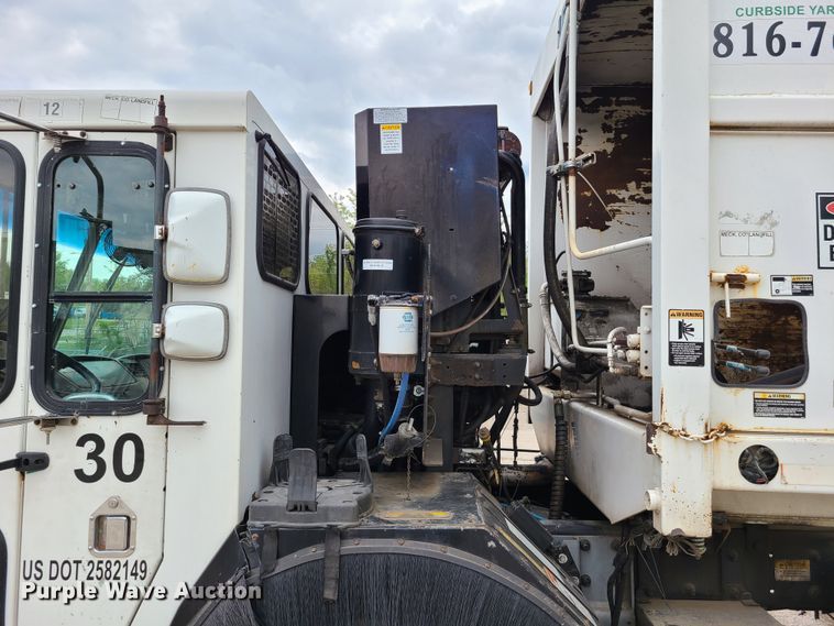 image for item K5855 2002 Crane Carrier  refuse truck