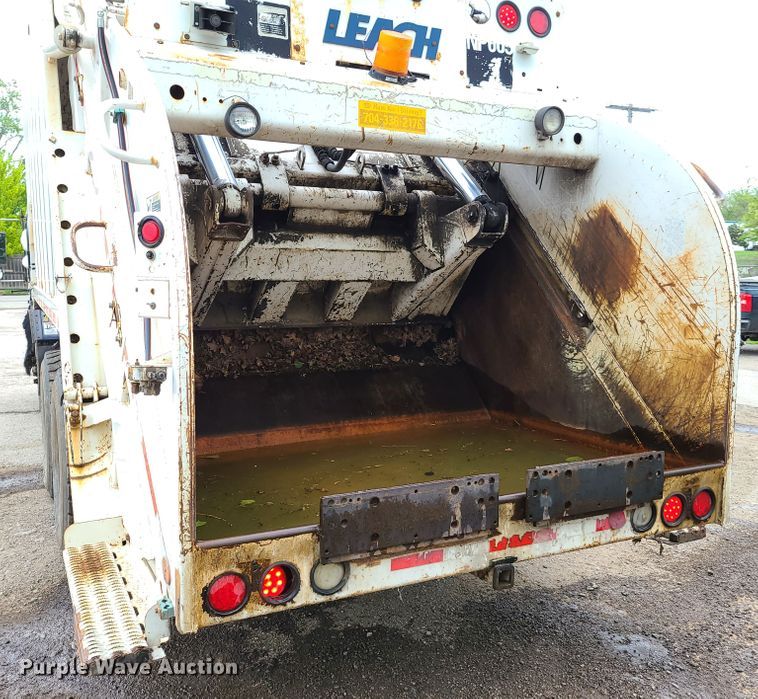 image for item K5855 2002 Crane Carrier  refuse truck