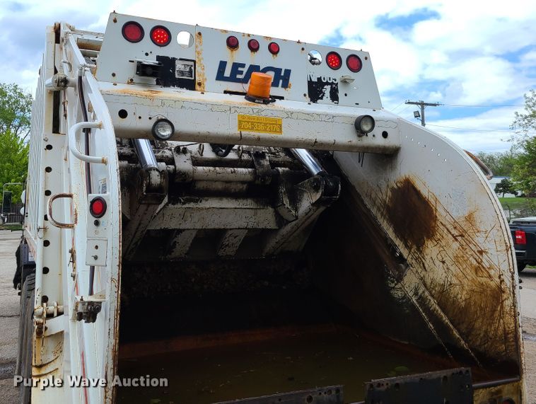 image for item K5855 2002 Crane Carrier  refuse truck