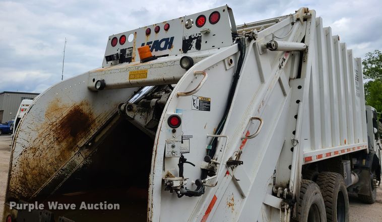 image for item K5855 2002 Crane Carrier  refuse truck