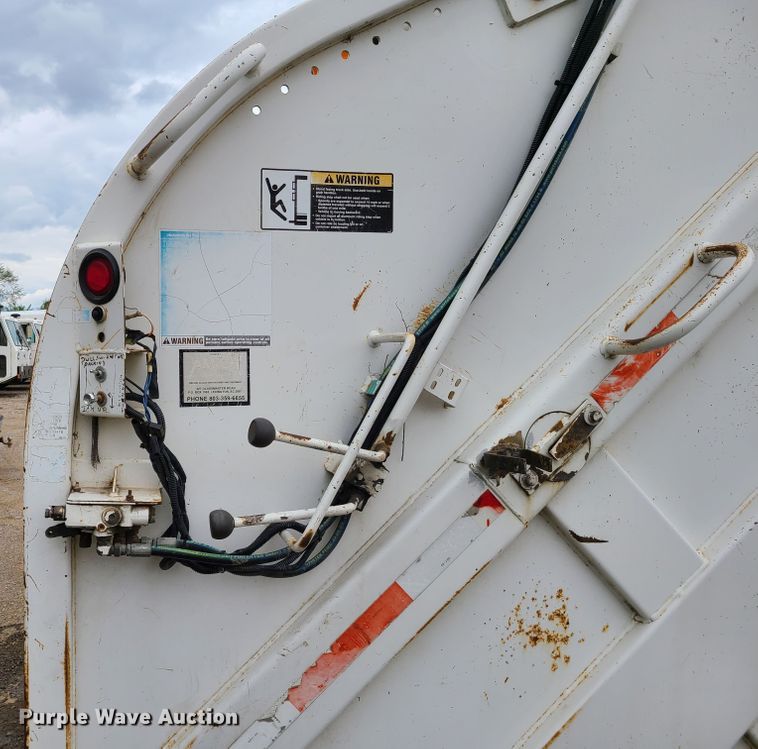 image for item K5855 2002 Crane Carrier  refuse truck