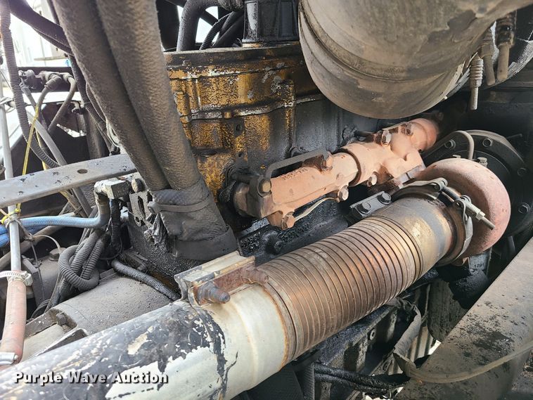 image for item K5855 2002 Crane Carrier  refuse truck