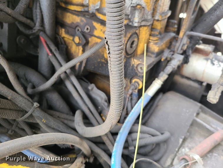 image for item K5855 2002 Crane Carrier  refuse truck