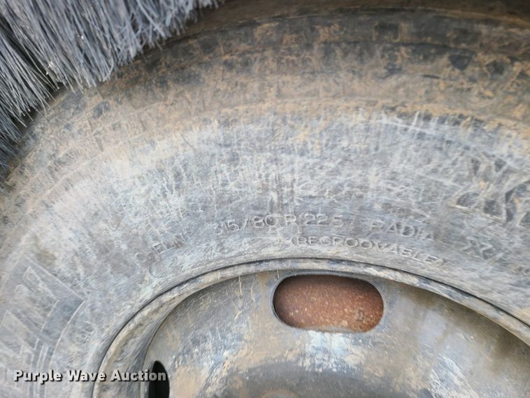 image for item K5855 2002 Crane Carrier  refuse truck