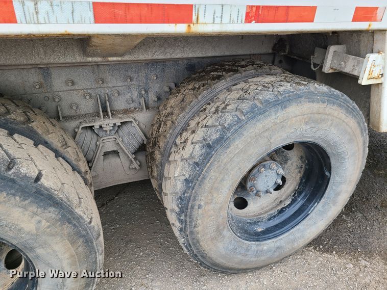 image for item K5855 2002 Crane Carrier  refuse truck