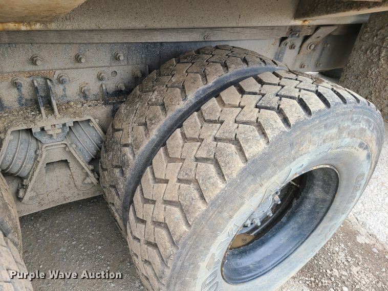 image for item K5855 2002 Crane Carrier  refuse truck