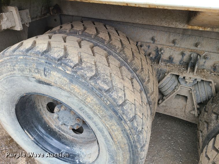 image for item K5855 2002 Crane Carrier  refuse truck