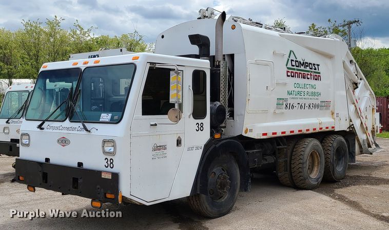 image for item K5856 2005 Crane Carrier  refuse truck