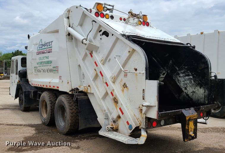 image for item K5856 2005 Crane Carrier  refuse truck