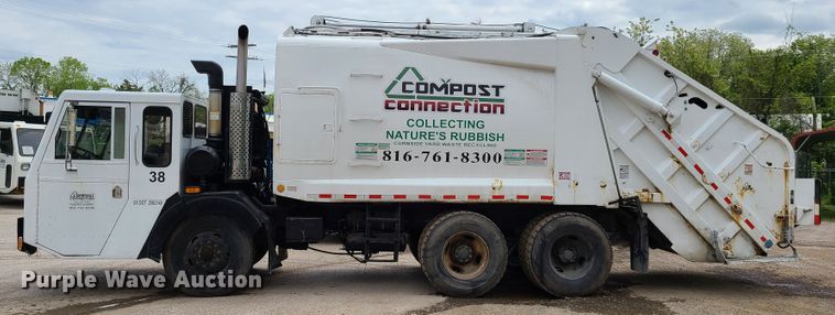 image for item K5856 2005 Crane Carrier  refuse truck