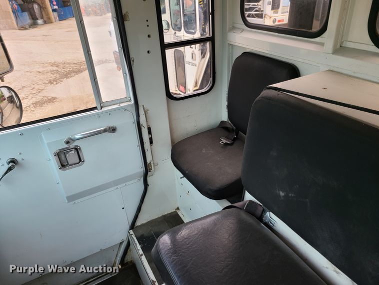 image for item K5856 2005 Crane Carrier  refuse truck