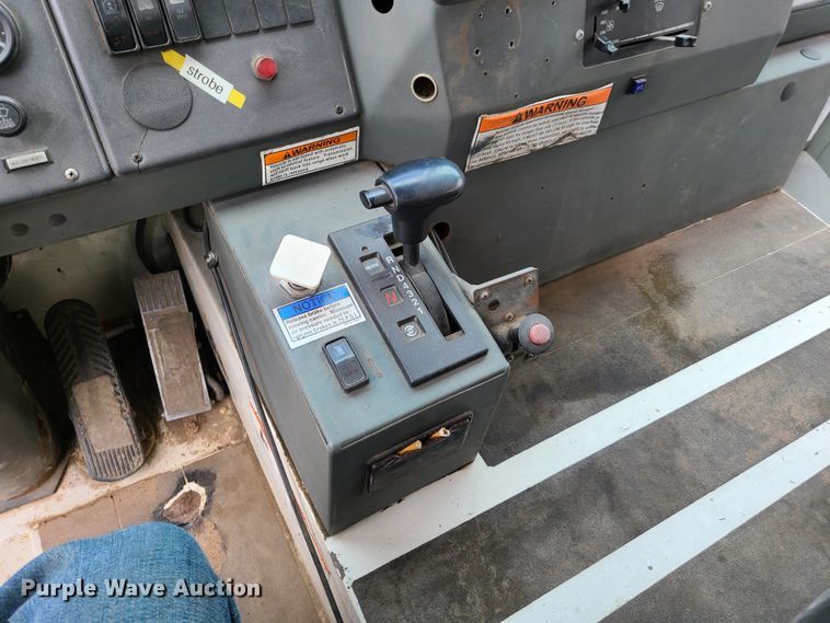 image for item K5856 2005 Crane Carrier  refuse truck