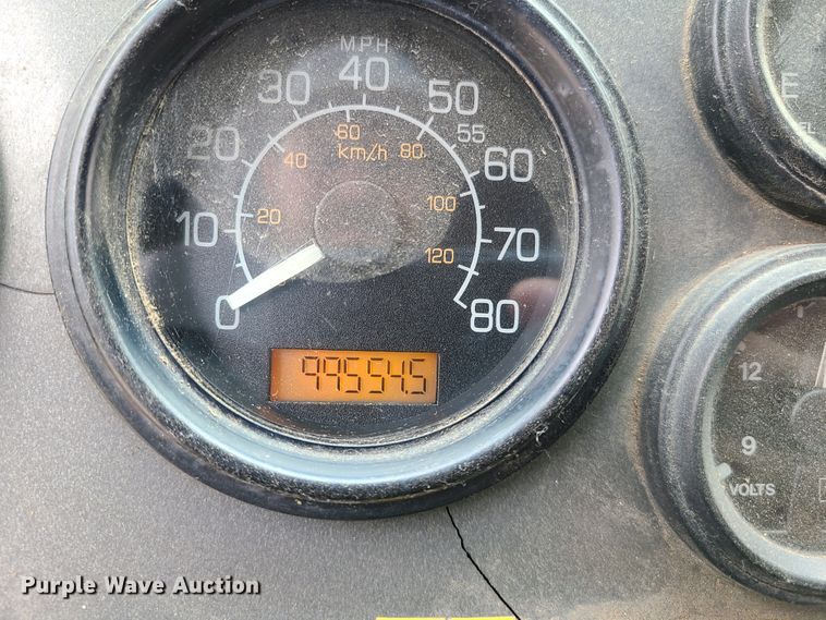 image for item K5856 2005 Crane Carrier  refuse truck