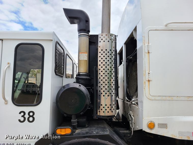 image for item K5856 2005 Crane Carrier  refuse truck