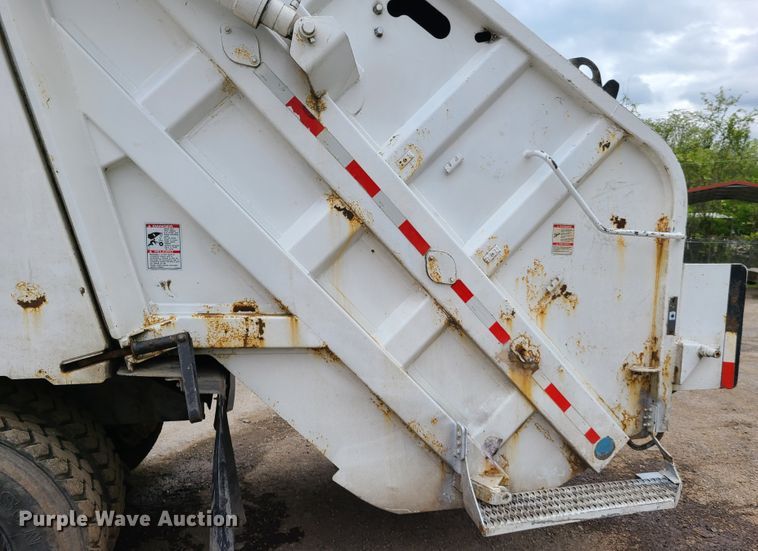 image for item K5856 2005 Crane Carrier  refuse truck