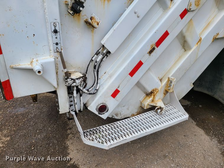 image for item K5856 2005 Crane Carrier  refuse truck