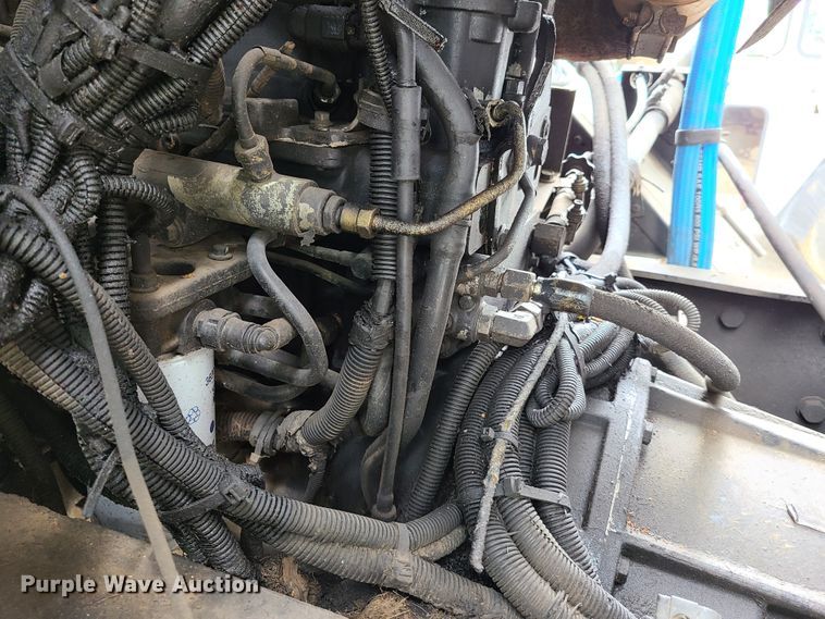 image for item K5856 2005 Crane Carrier  refuse truck