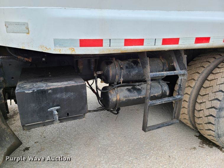 image for item K5856 2005 Crane Carrier  refuse truck